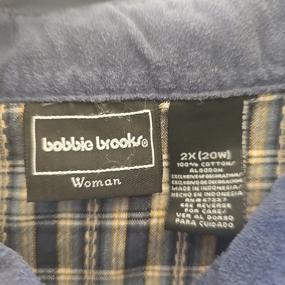 Bobbie Brooks Navy and Tan Plaid Top
